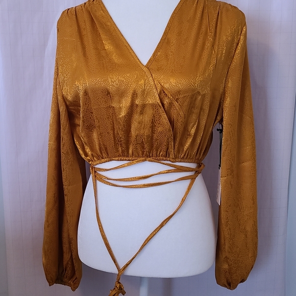 NO FRILLS LA TOP - Picture 7 of 9